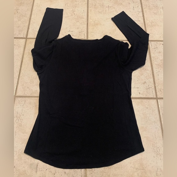 Northern Reflections Black & White Layered Henley Top, Size M - Picture 4 of 5